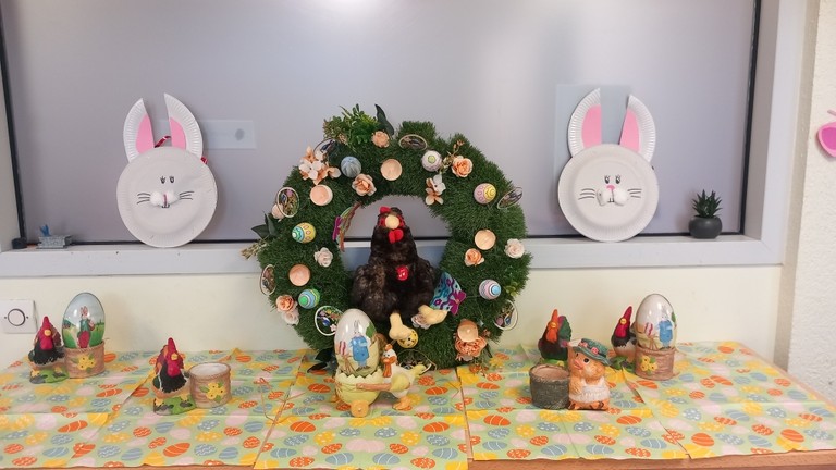 COURONNE OFFERTE pour Pâques  COURONNE OFFERTE pour Pâques